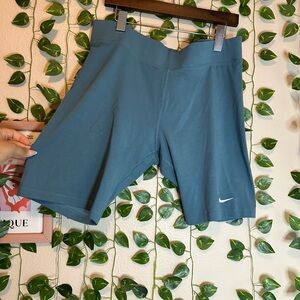 Nike Women's blue  Shorts xl